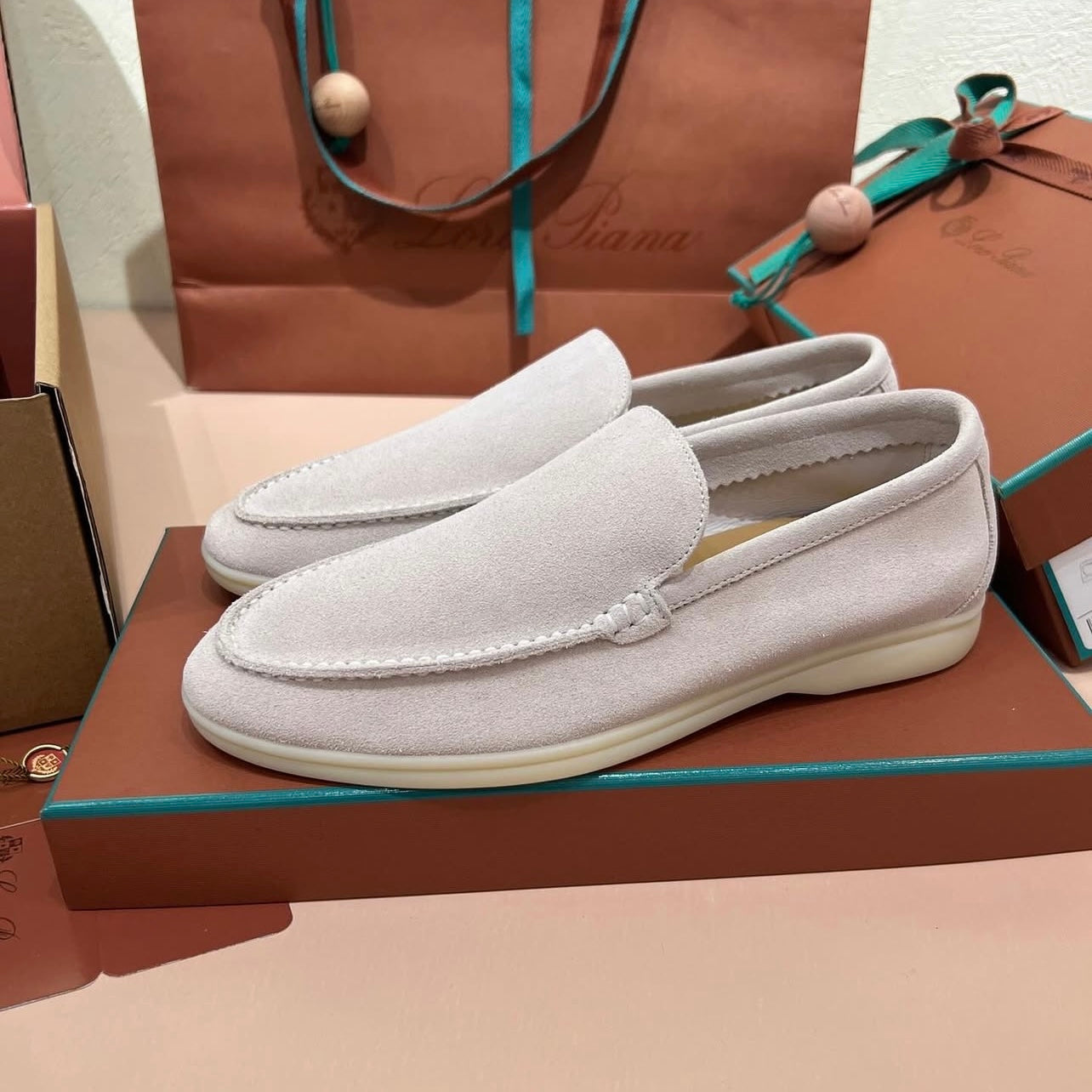 Summer Walk Loafer Suede Pearl