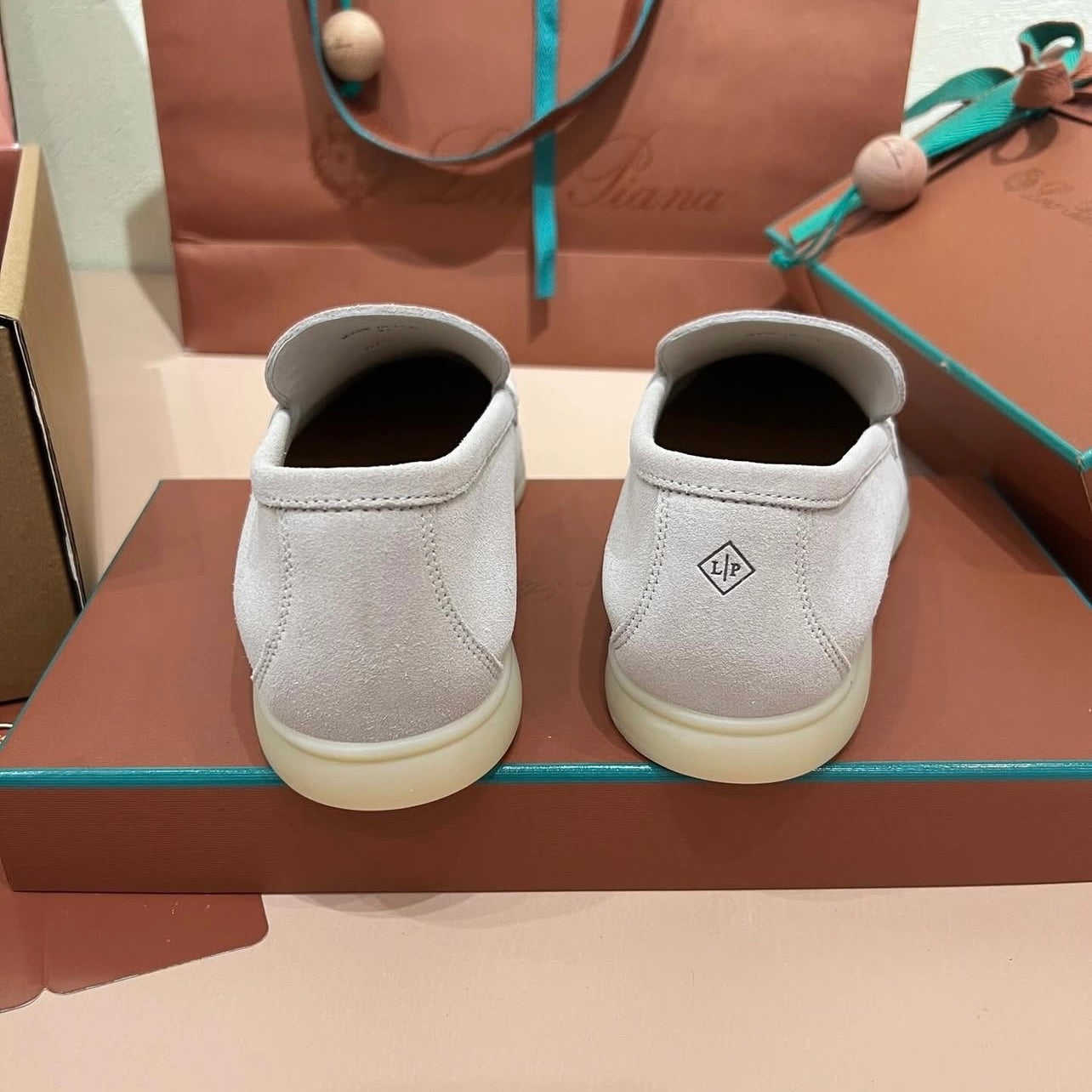 Summer Walk Loafer Suede Pearl