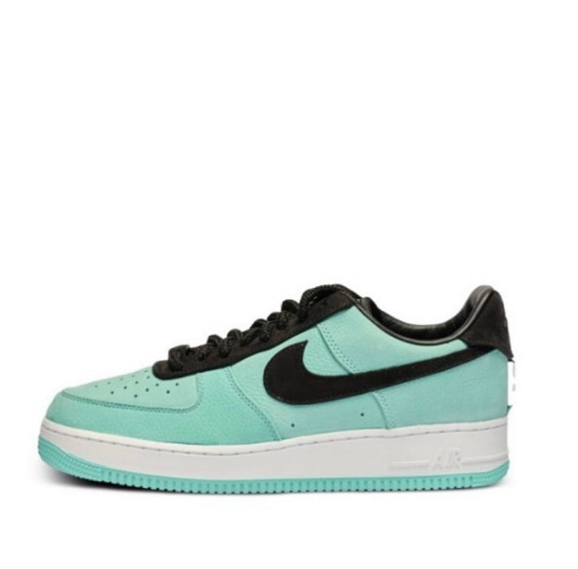 Nike Air Force 1 x Tiffany & Co. Friends & Family