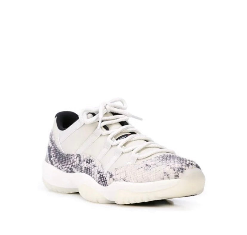 Air Jordan 11 Low Light Bone