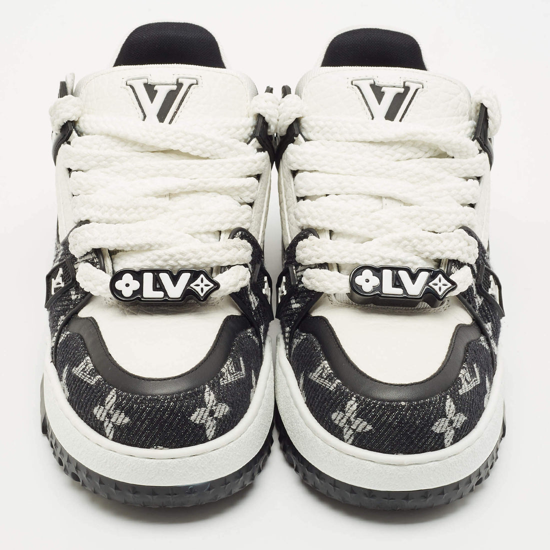 Louis Vuitton LV Maxi – Black & White